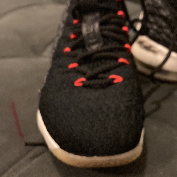 Lebron 15s size 6 youth - Picture 2 of 3